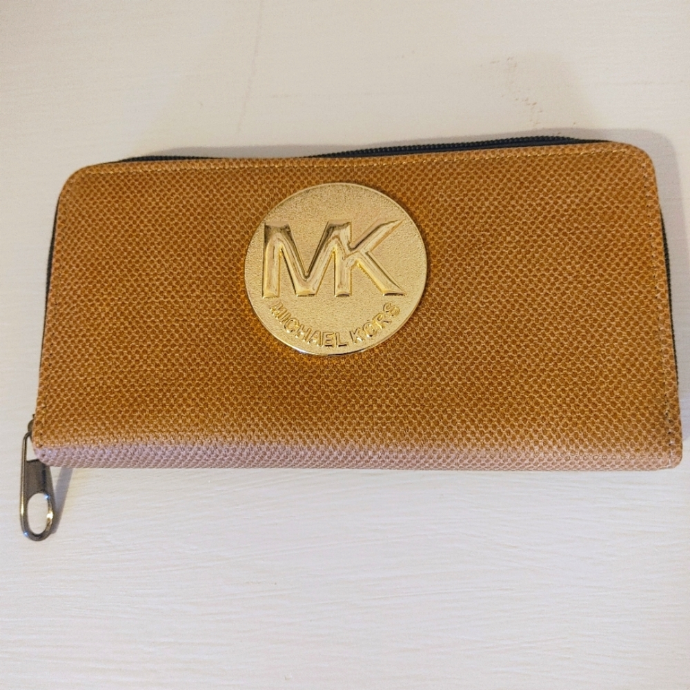 Michael Kors wallet
